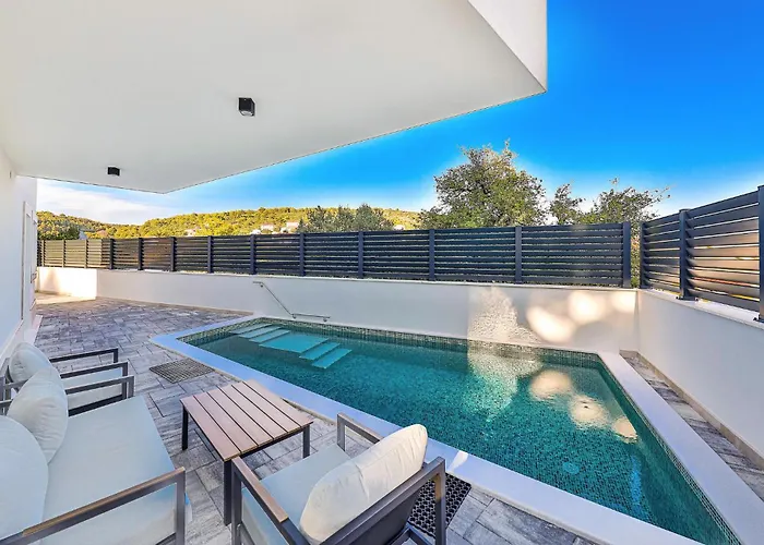 In Okrug Gornji Trogir