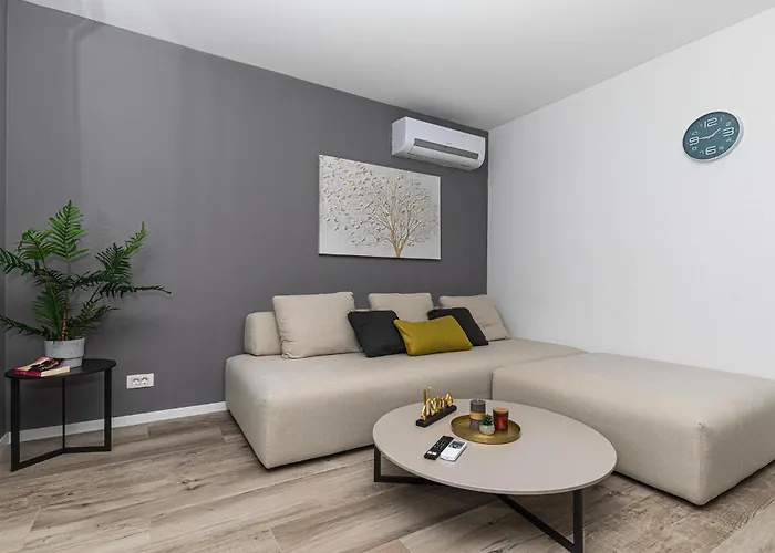 Appartement In Okrug Gornji