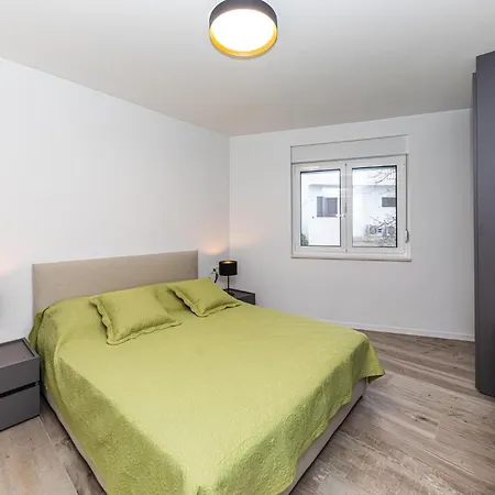 In Okrug Gornji Lägenhet *