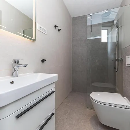 In Okrug Gornji شقة